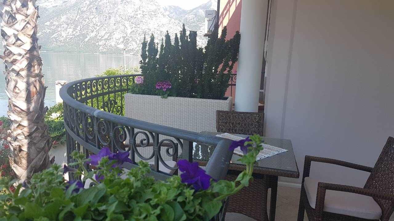Apartment Maniva Kotor Eksteriør bilde